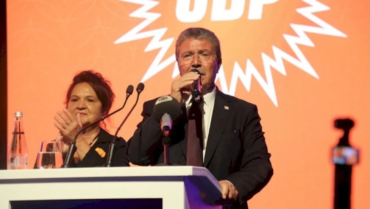 Üstel throws down election challenge